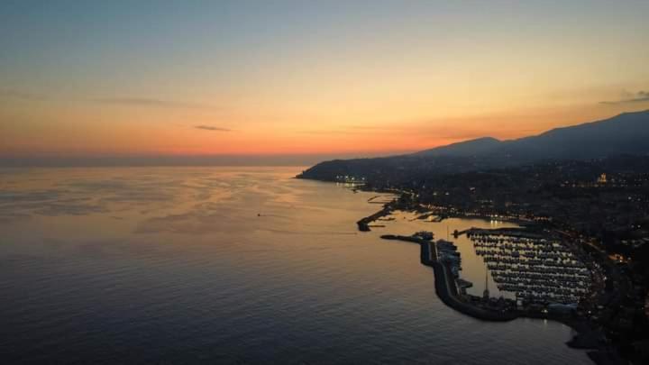 Il Sole Di Sanremo Apartment Luaran gambar